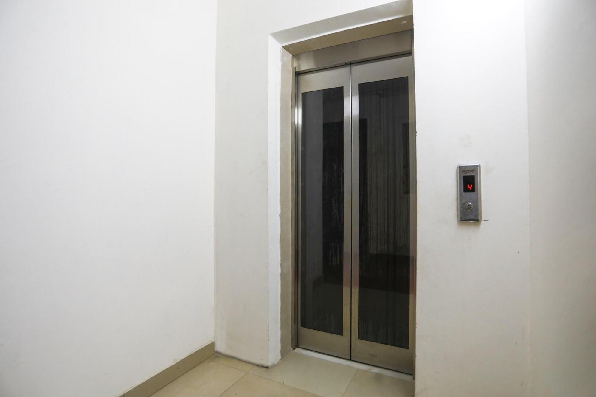Hotel O Jsb Hotel ฟารีดาบัด ภายนอก รูปภาพ