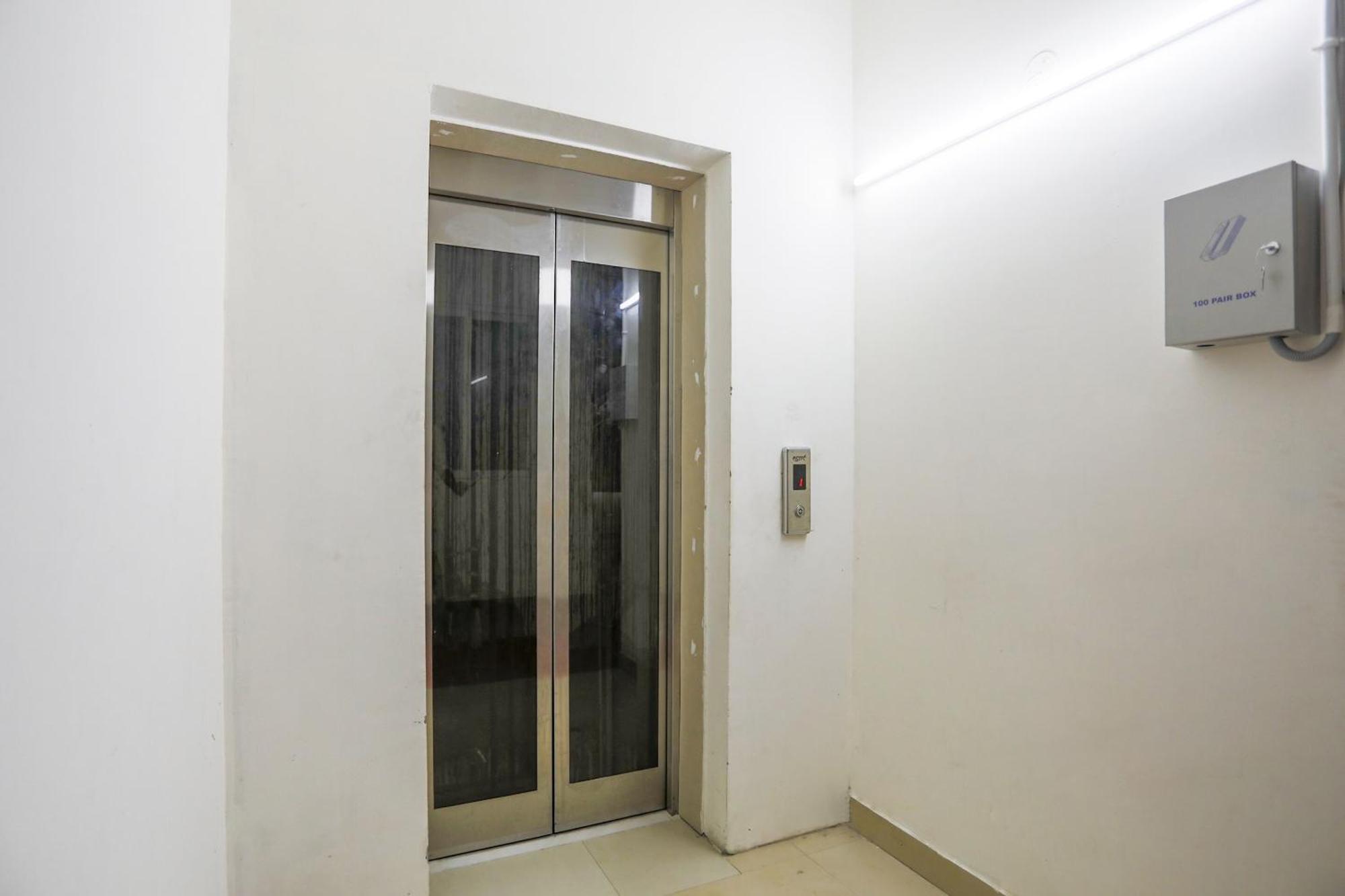 Hotel O Jsb Hotel ฟารีดาบัด ภายนอก รูปภาพ